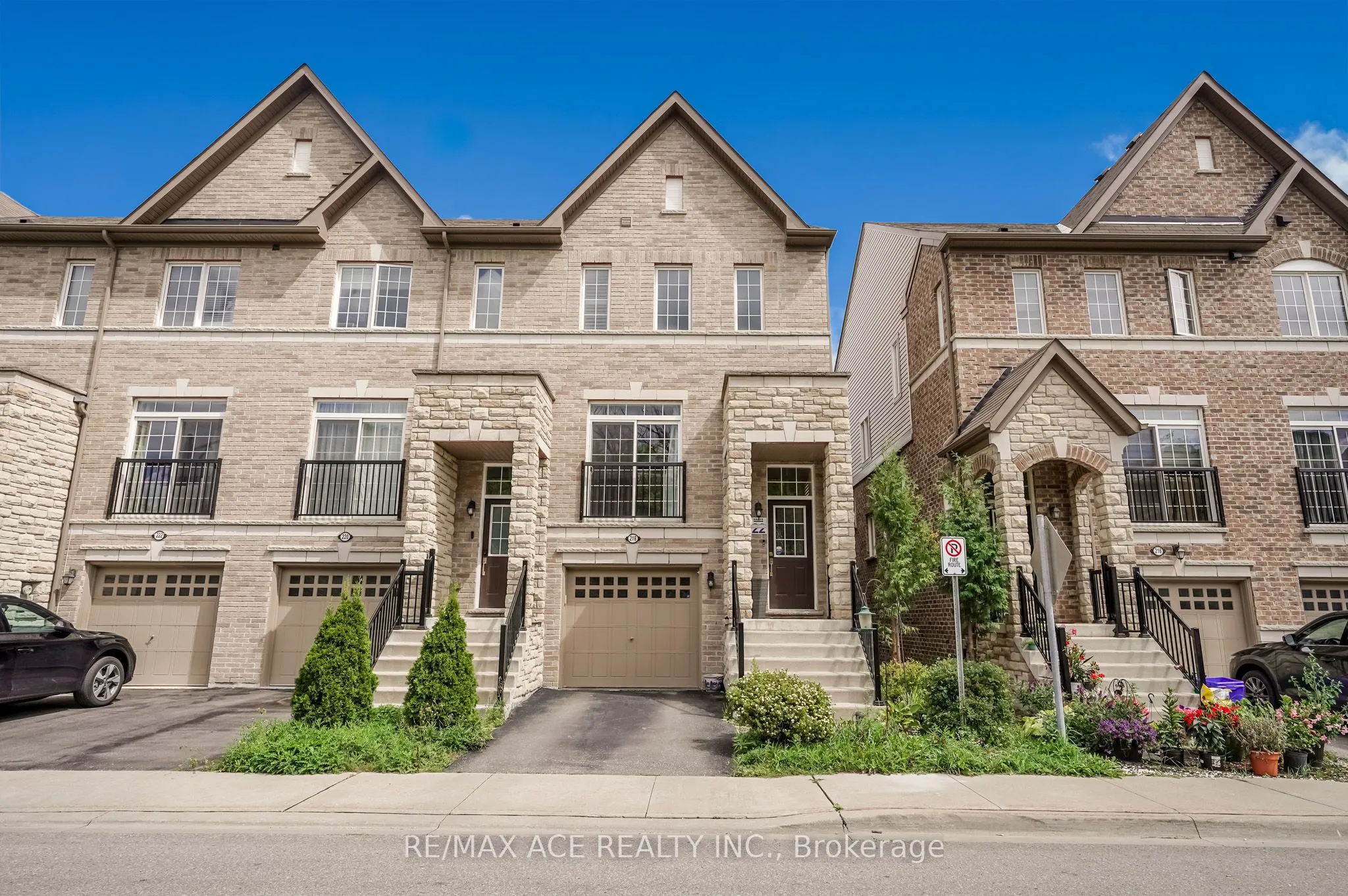 218 London Lane, ON L1T 0N5