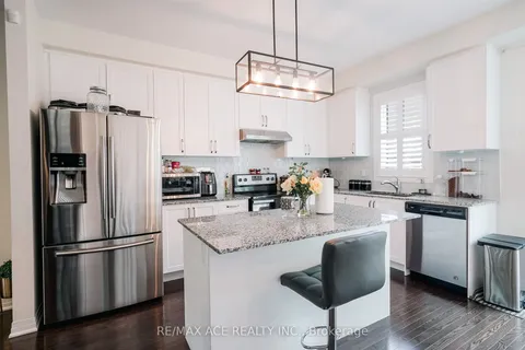 218 London Lane, ON L1T 0N5