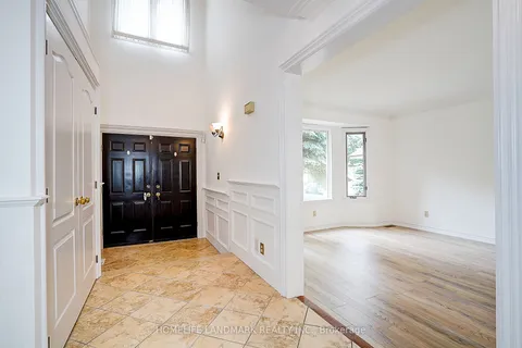 19 Bridle Court, ON L1E 2B1