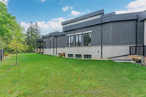 2 Tidmarsh Lane, ON L1T 4S1