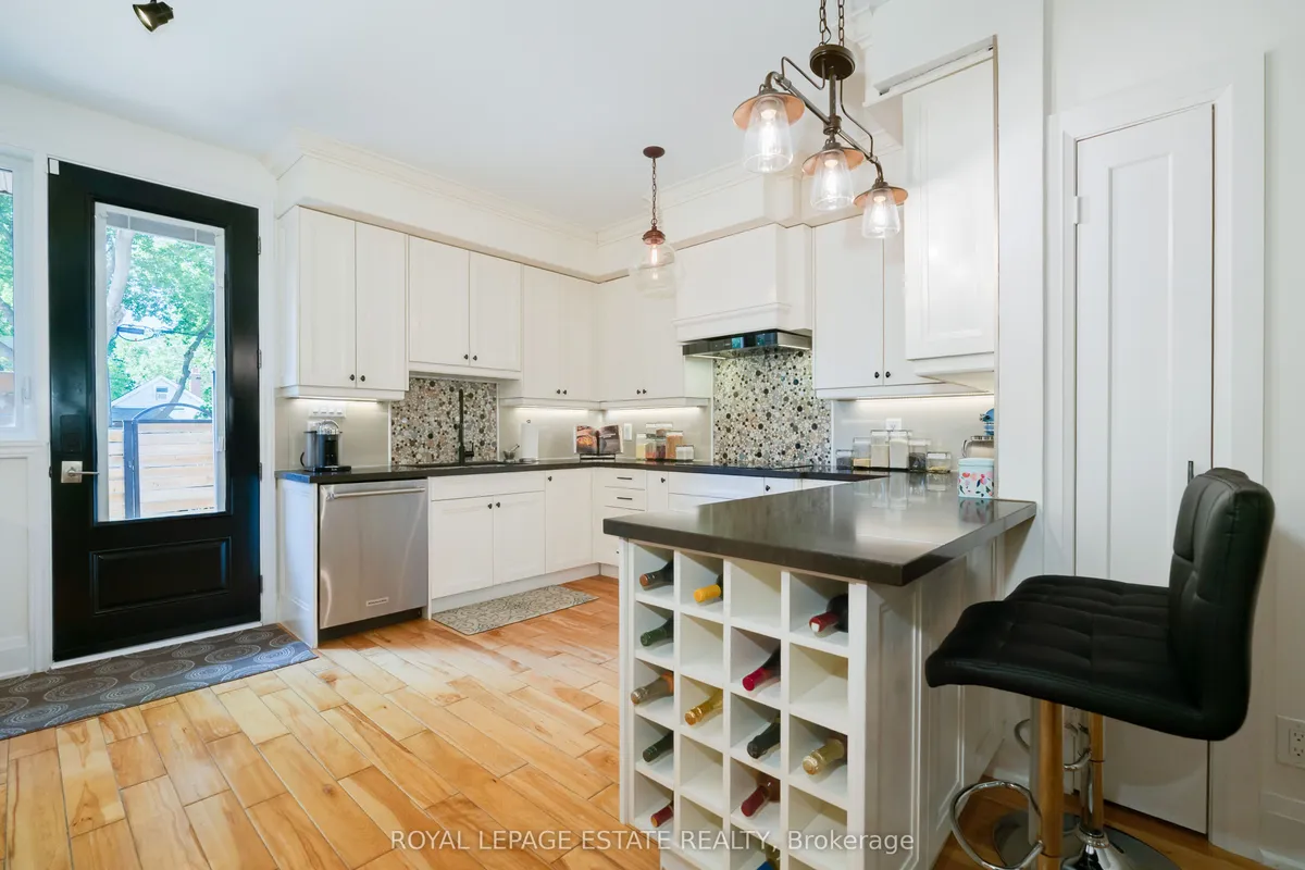 18 Bastedo Avenue, ON M4C 3M7