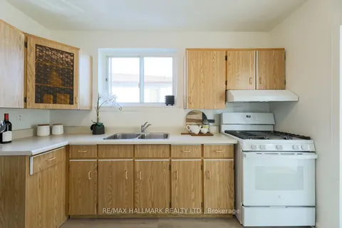 152 Santamonica Boulevard, ON M1L 4H6