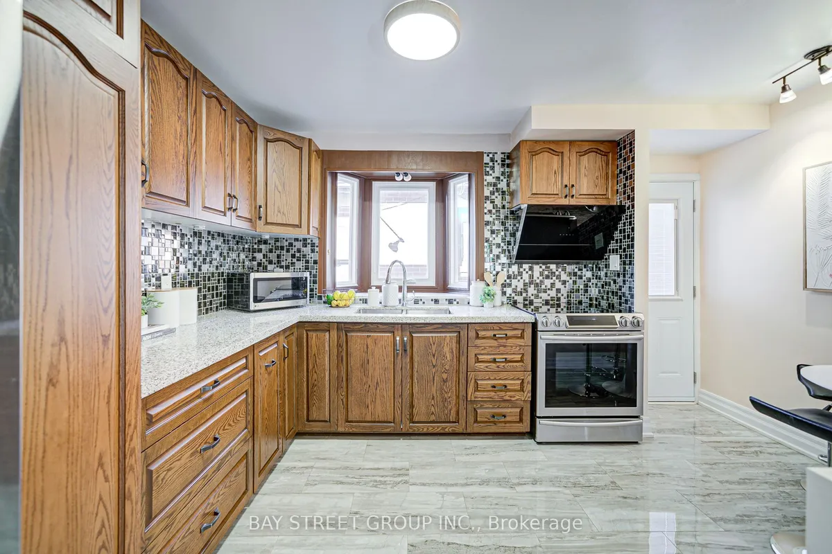 8 Shediac Road, ON M1K 4Z7