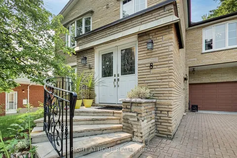 8 Suraty Avenue, ON M1P 4E1