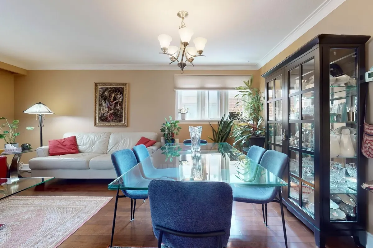 34 Droxford Avenue, ON M1R 1K2