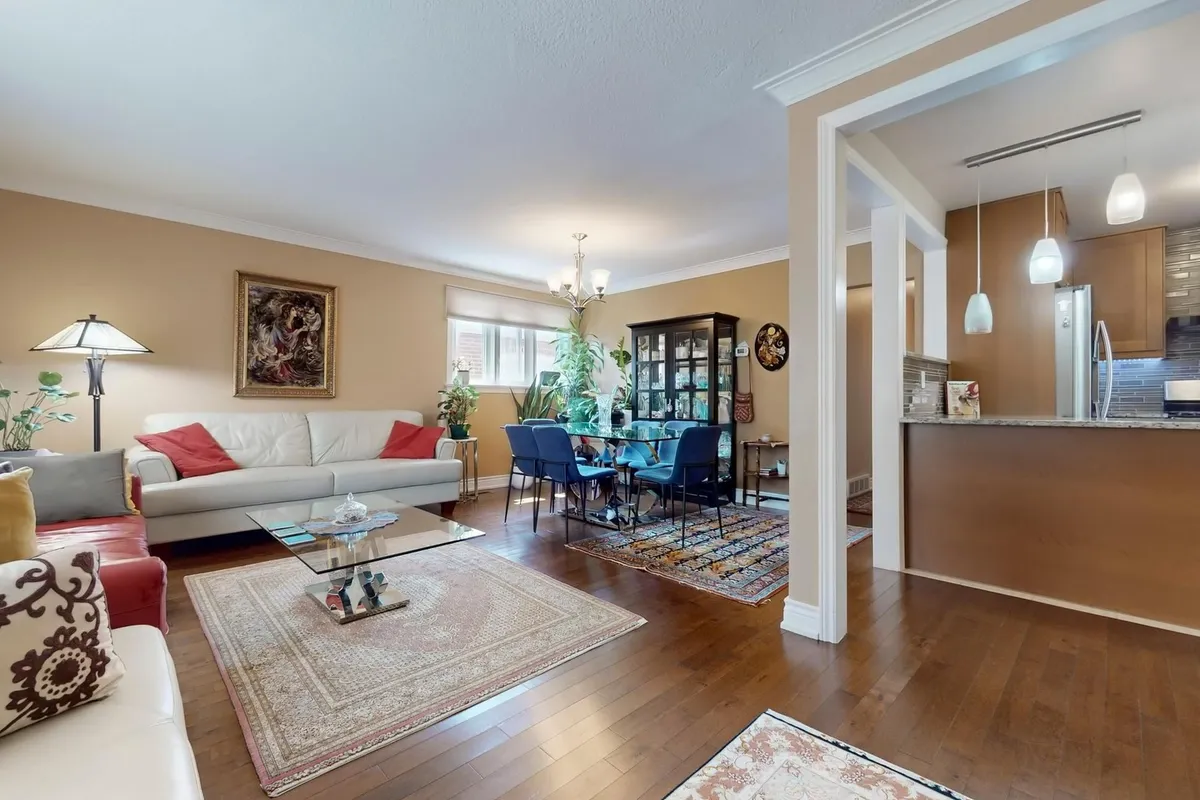 34 Droxford Avenue, ON M1R 1K2