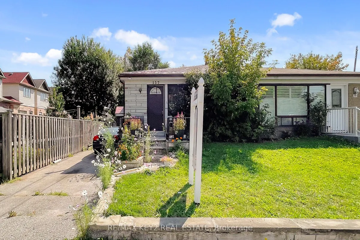 137 Newlands Avenue, ON M1L 1S2