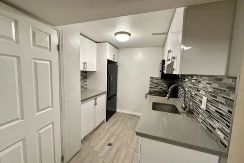 560 Steeple Hill, ON L1V 5Z3