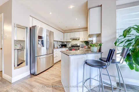 560 Steeple Hill, ON L1V 5Z3