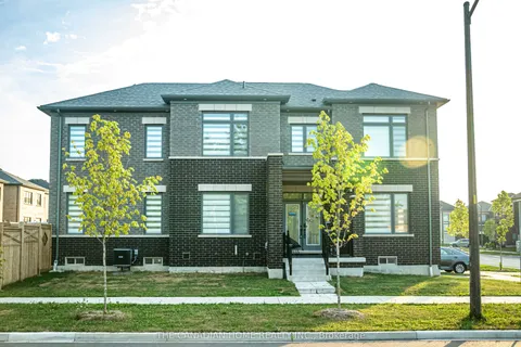 135 Micklefield Avenue, ON L1P 0L3