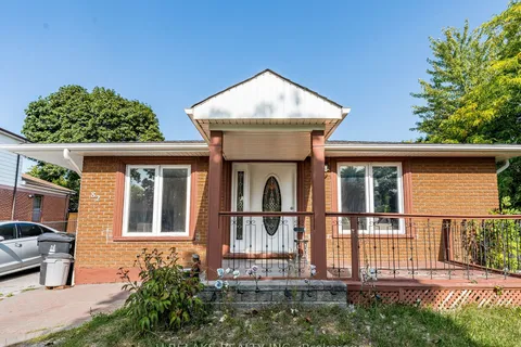 82 Crow Trail, ON M1B 1X9