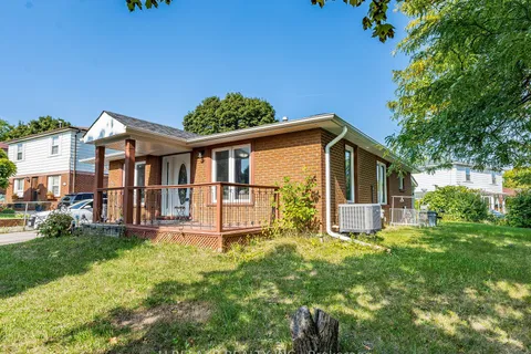 82 Crow Trail, ON M1B 1X9