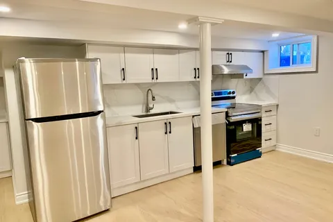 38 Thorncroft Crescent, ON L1S 2S2