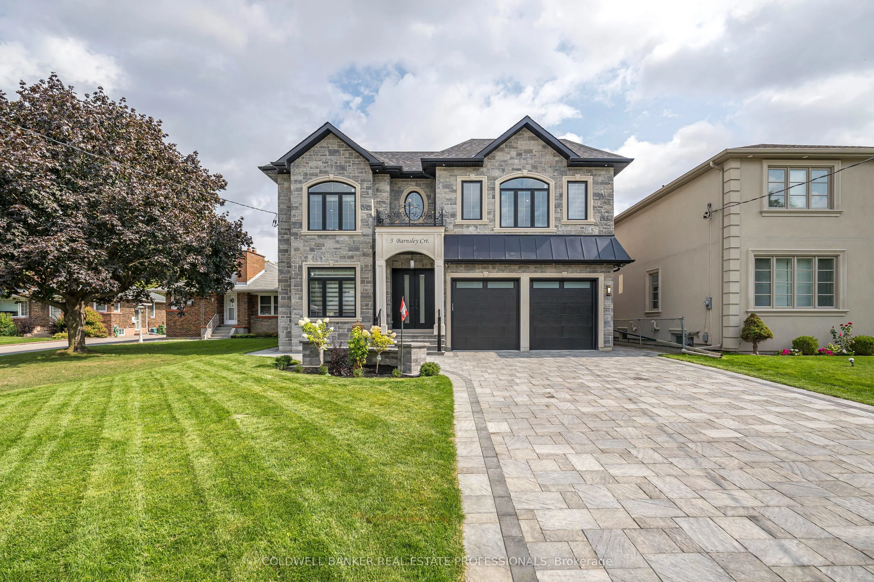 5 Barnsley Court, ON M1R 3X4