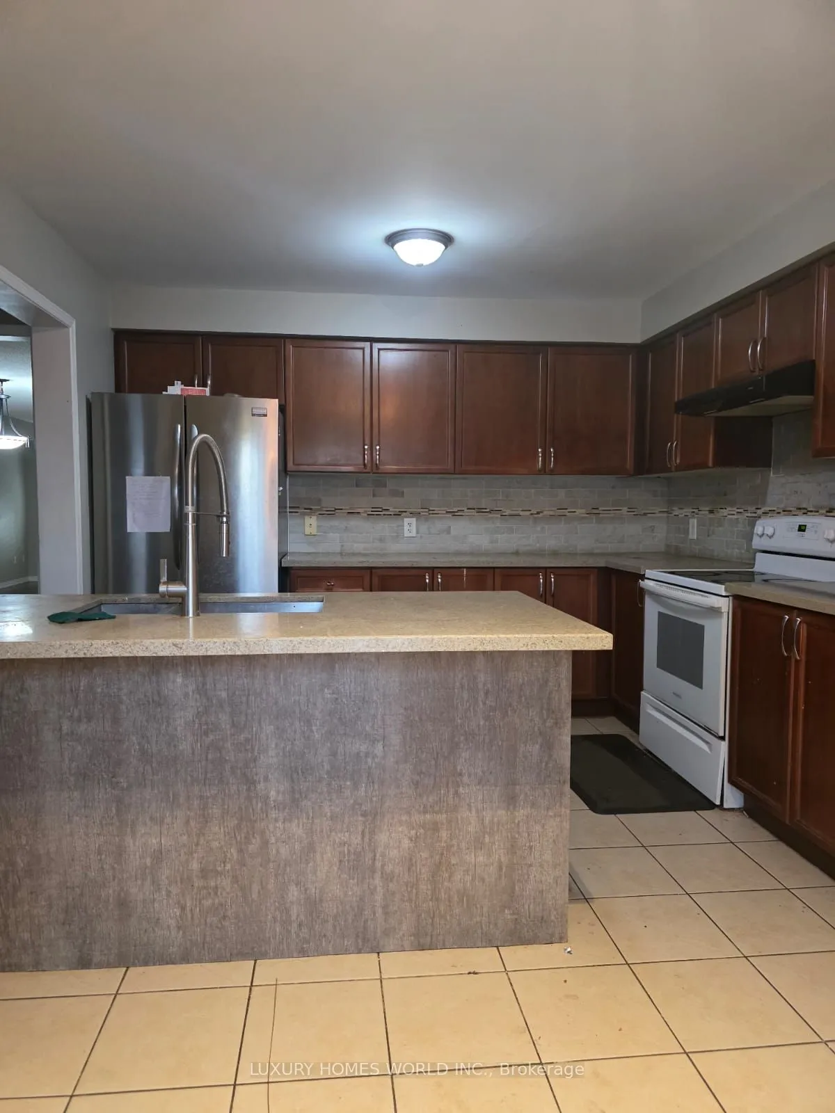 3 Tansley Crescent, ON L1Z 1Y5