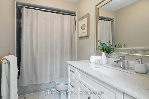 1541 Bentley Lane, ON L1X 2M6