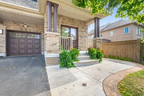 25 Luce Drive, ON L1Z 0K2