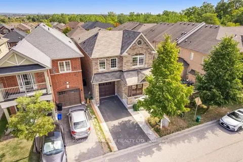 25 Luce Drive, ON L1Z 0K2