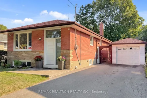 33 Savarin Street, ON M1J 1Z7