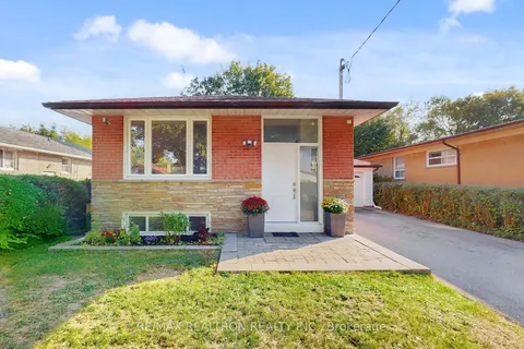 33 Savarin Street, ON M1J 1Z7