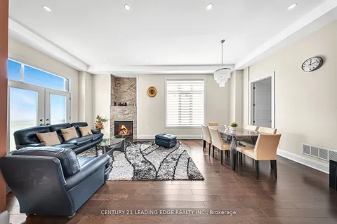 736 Hillview Crescent, ON L1W 2S1