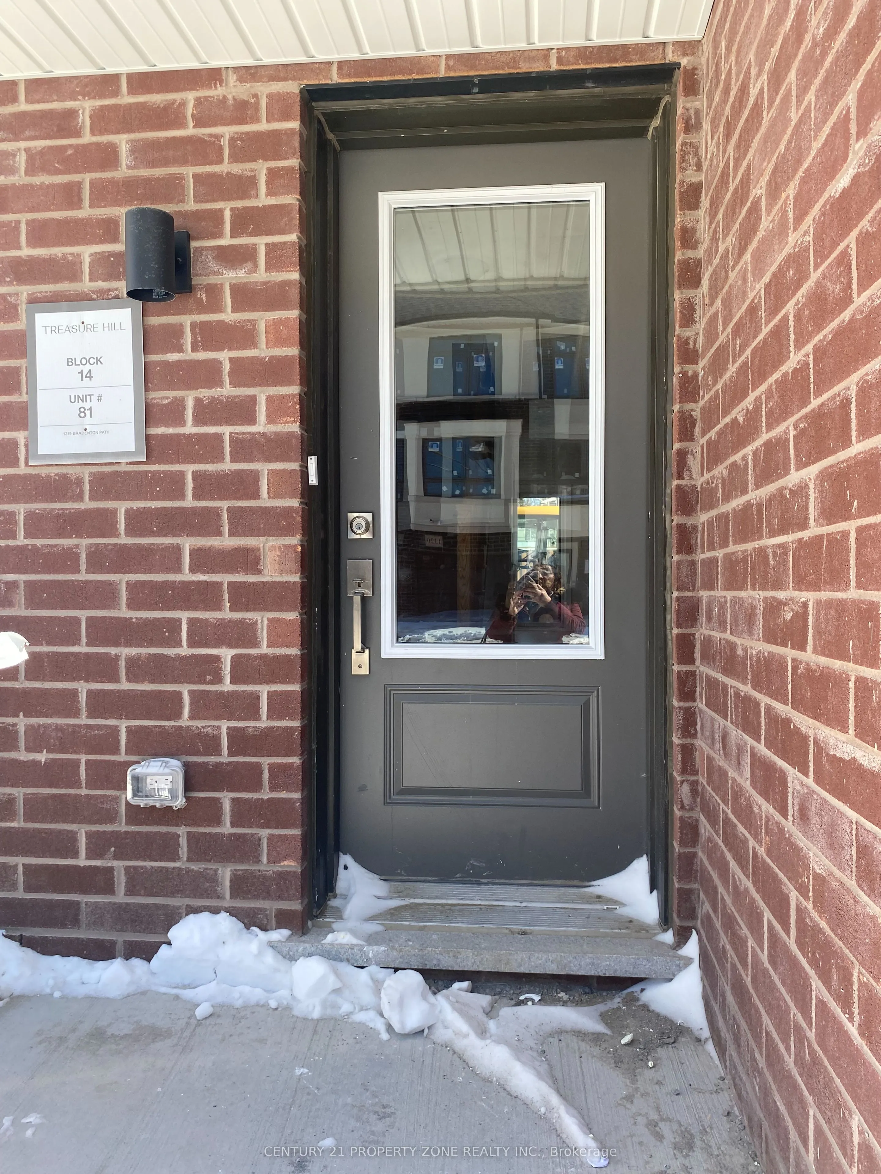 1319 Bradenton Path, ON L1K 1A9