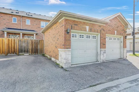 2442 Earl Grey Avenue, ON L1X 0B9