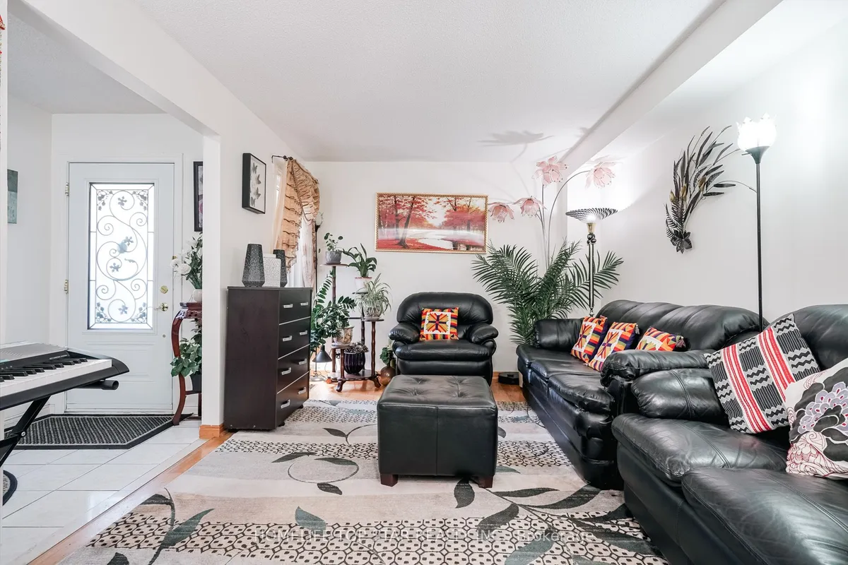 159 Heale Avenue, ON M1N 3Y2