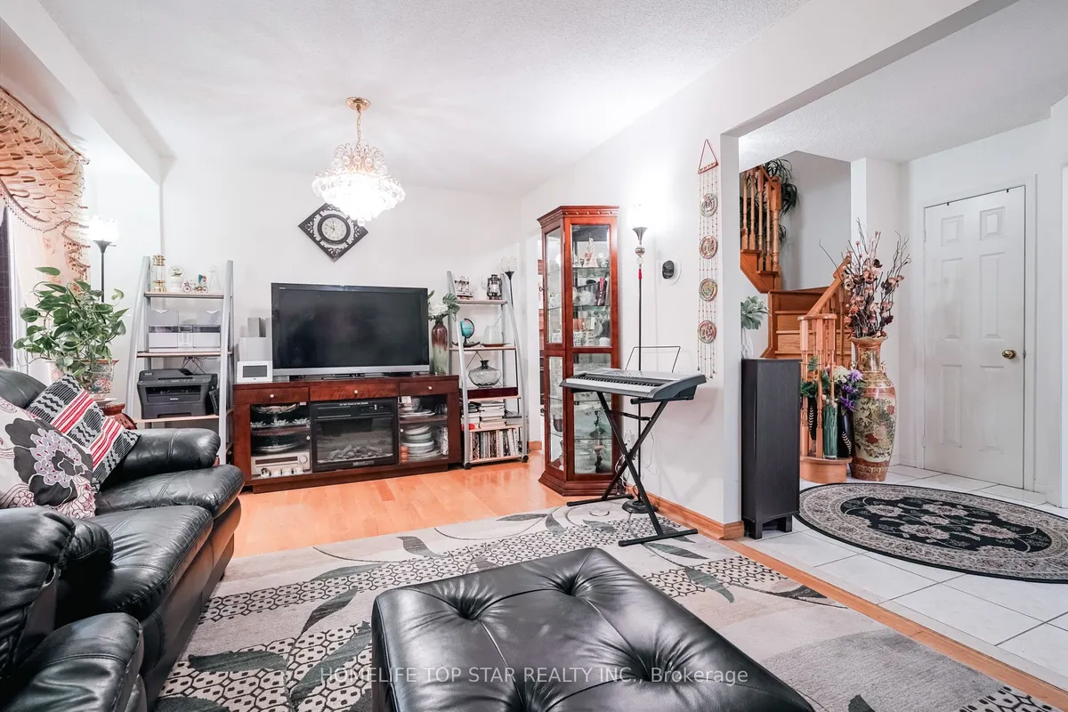 159 Heale Avenue, ON M1N 3Y2