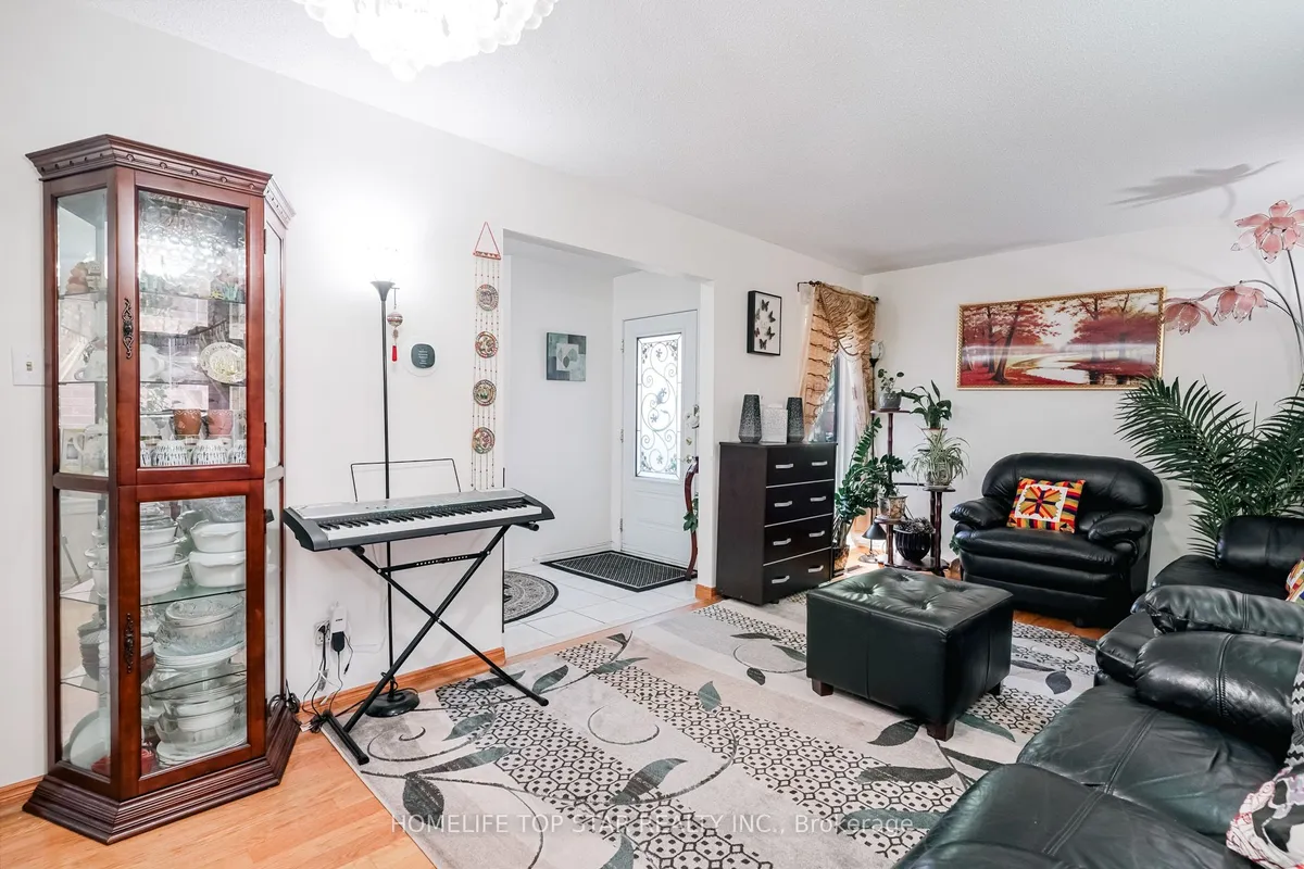 159 Heale Avenue, ON M1N 3Y2