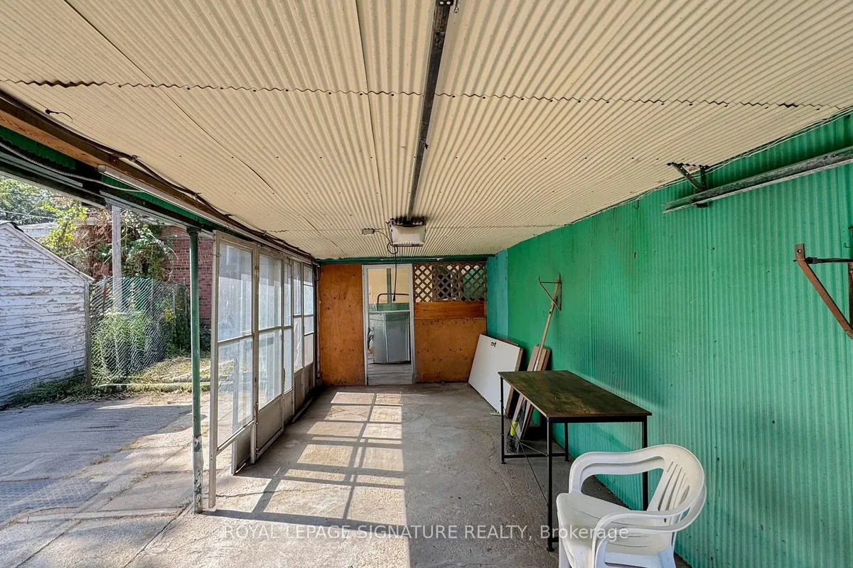 1130 Woodbine Avenue, ON M4C 4C8