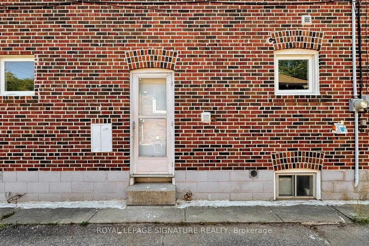 1130 Woodbine Avenue, ON M4C 4C8