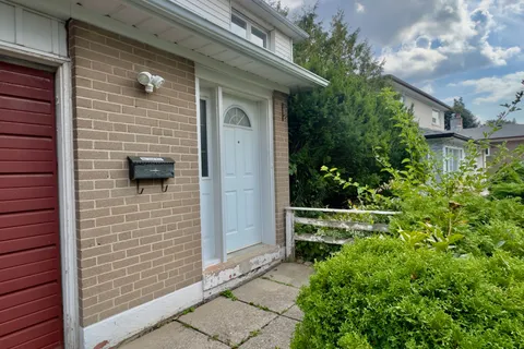 35 Sonmore Drive, ON M1S 1X3