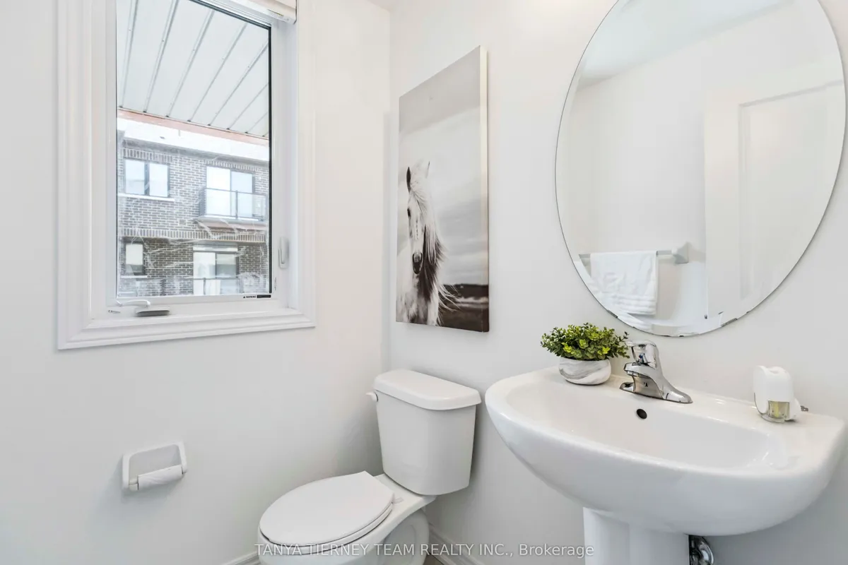 36 Dockside Way, ON L1N 0M6