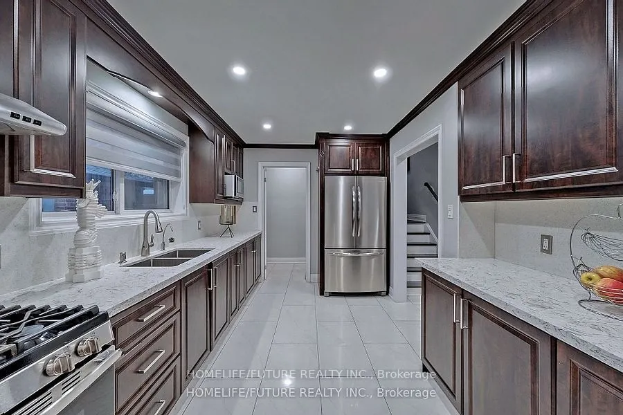 28 Skyridge Road, ON M1E 4P1