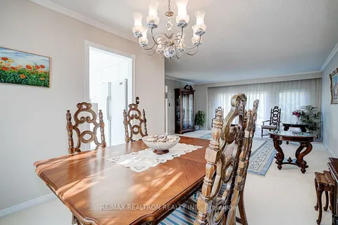 9 Eastlea Crescent, ON M1T 3A5