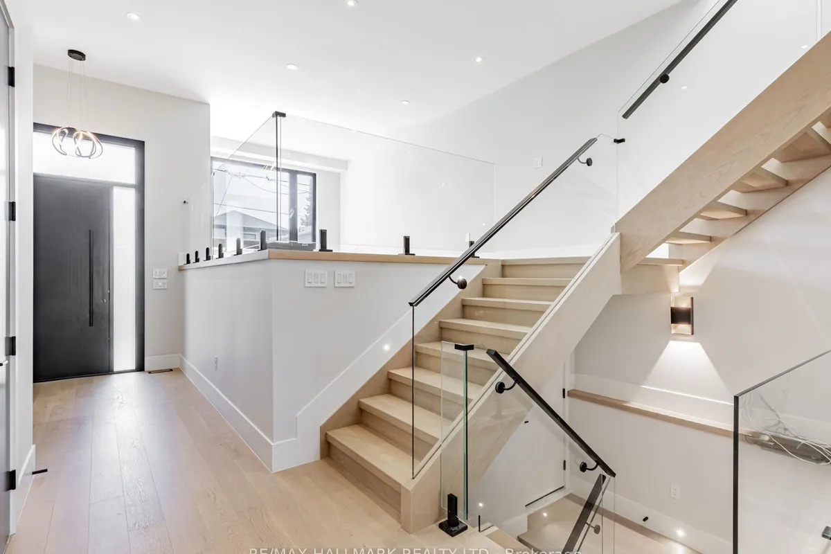 80 Barker Avenue, ON M4C 2N6