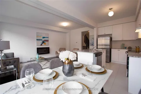 138 Christine Elliott Avenue, ON L1P 0R9