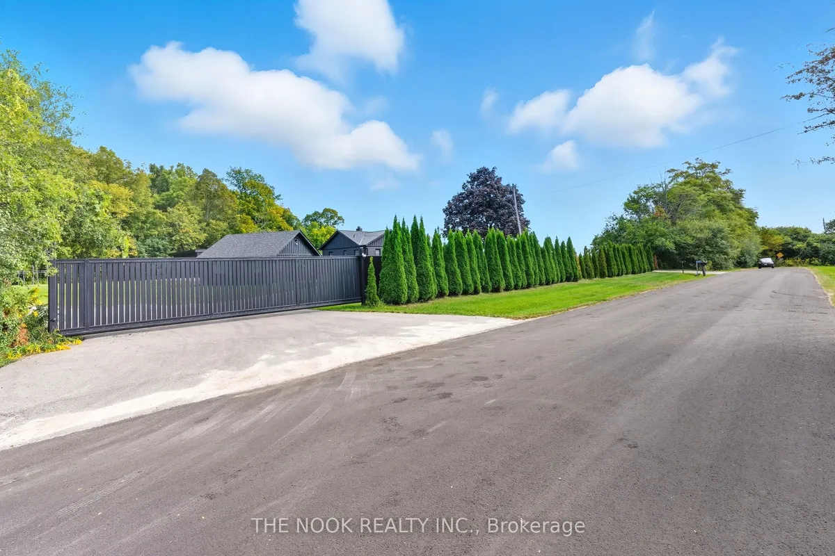 7905 Thickson Road, ON L1M 2A6