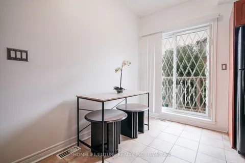 15 Florist Lane, ON M1E 0A4