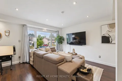 923 Southridge Street, ON L1H 8A4