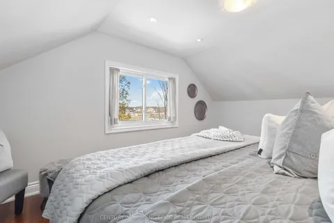 1742 Lane Street, ON L1Y 1B6