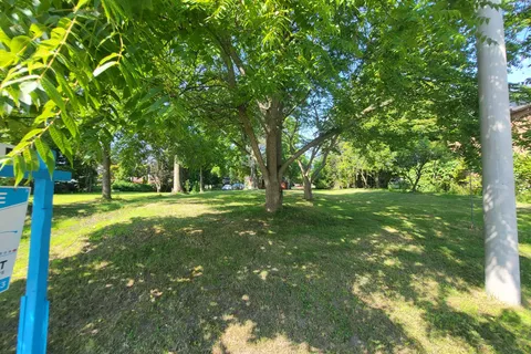 54 Redfern Crescent, ON L1C 2M6