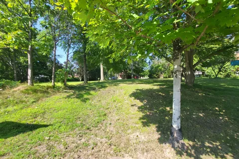 58 Redfern Crescent, ON L1C 2M6