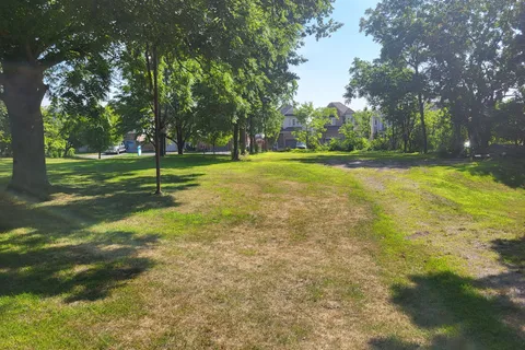 58 Redfern Crescent, ON L1C 2M6