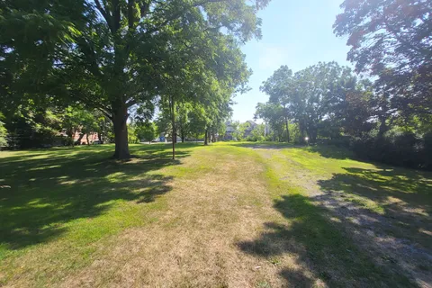 62 Redfern Crescent, ON L1C 2M6