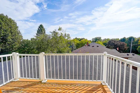 904 Parklane Avenue, ON L1G 1N8