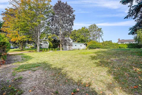 900 Parklane Avenue, ON L1G 1N8