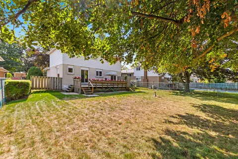 6 Carwin Crescent, ON L1S 6G6