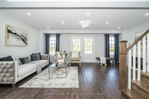 527 Rossland Road, ON L1T 4S1